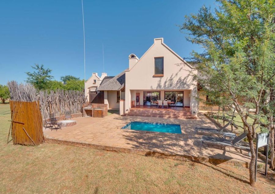 Zebula 1 Pela Lodge (4-bedroom house) - Photo 3