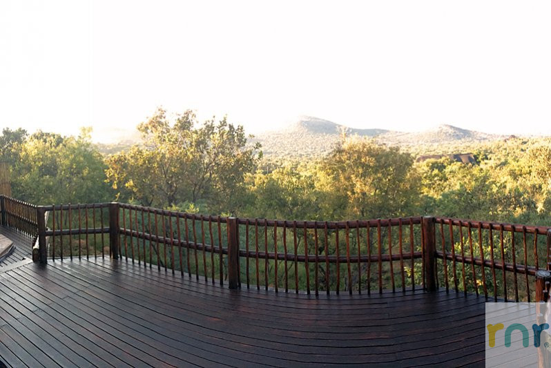 Mabalingwe 4 Bedroom Lodge, sleeps 9 IWT5