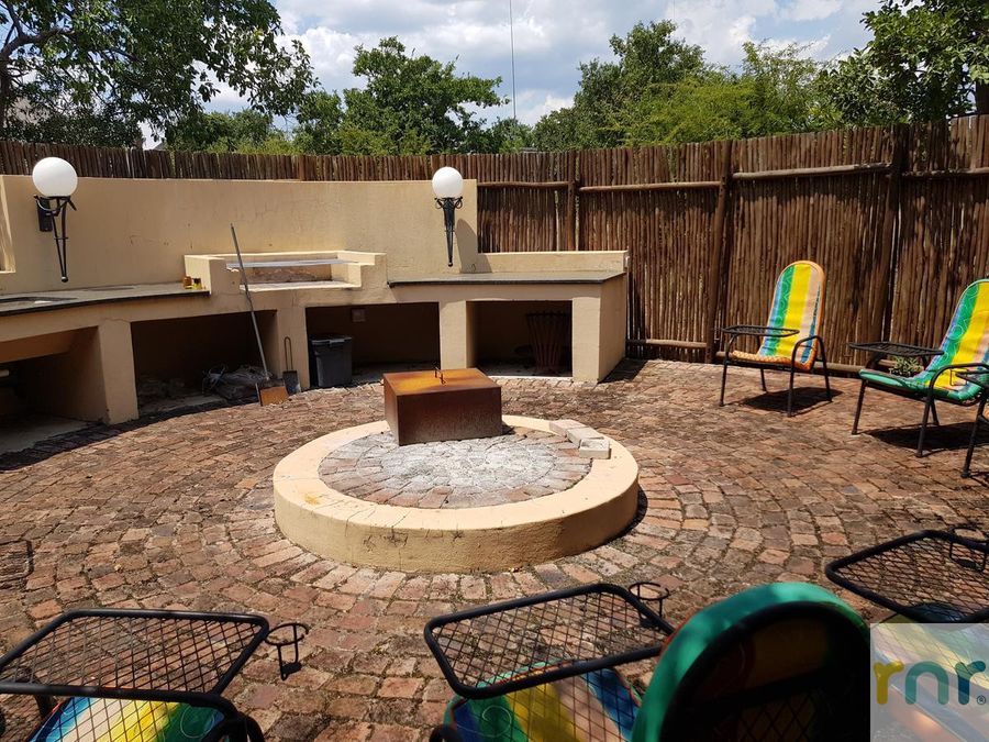 Zebula 4 Bedroom with Pool IZK3 - Photo 3