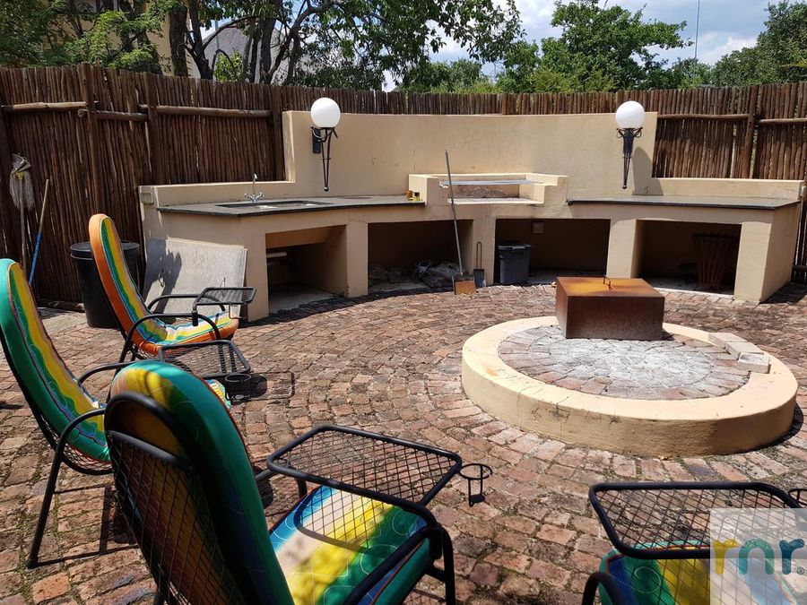 Zebula 4 Bedroom with Pool IZK3 - Photo 4