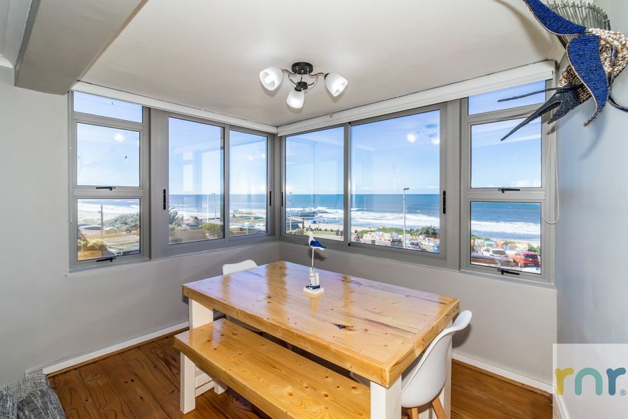 14 Warnerdoone Beachfront Apartment - Photo 4