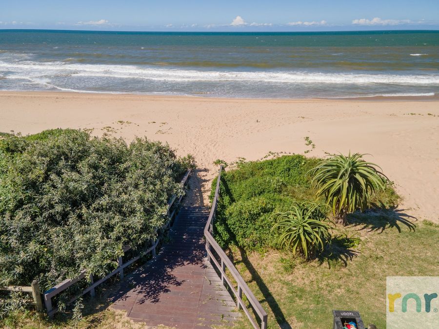 14 Warnerdoone Beachfront Apartment - Photo 3