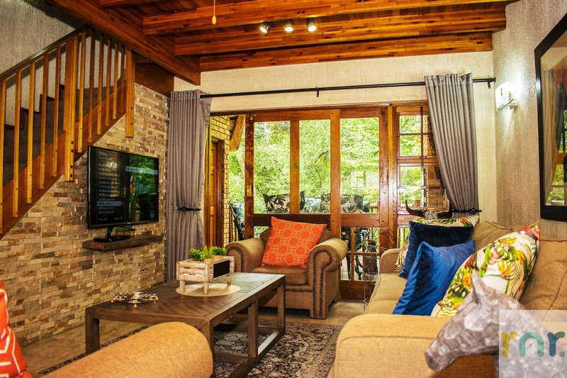 Kruger Park Lodge, Inyamatane, 2 Bedroom with Loft area, sleeps 8 IKS2
