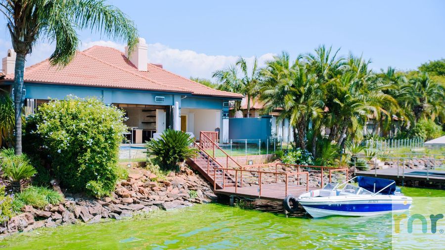 Majestic Waters Pecanwood , 4 Bedroom - Photo 2