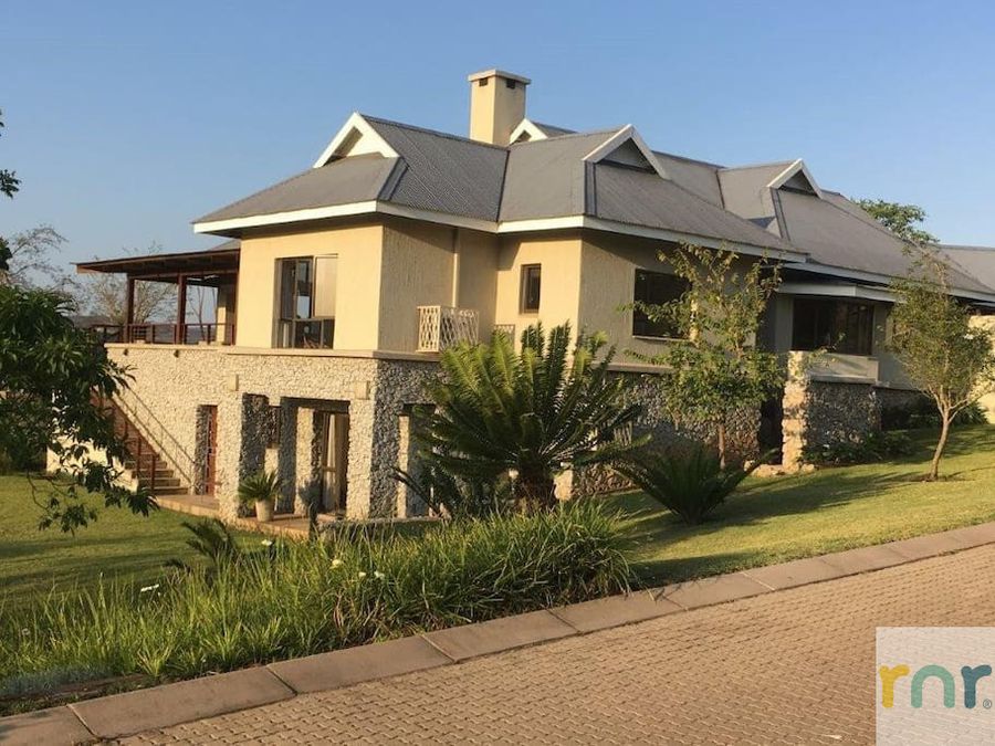 4 Bedroom Sabie Eco Estate, sleeps 10 - ISR1 - Photo 2