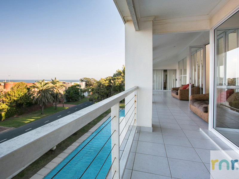 Umhlanga 5 Bedroom Beach House IK96 - Photo 2