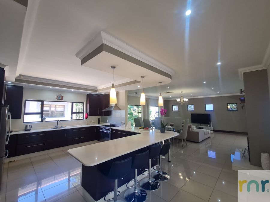 152 Seasons Sports - 5 Bedroom Home - Photo 4