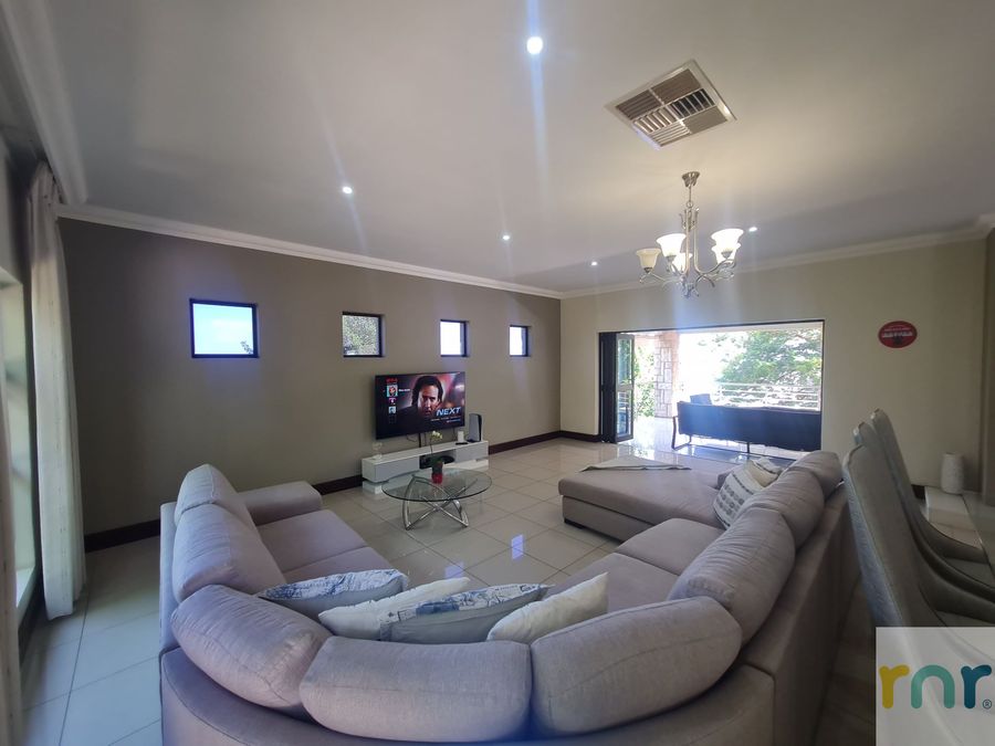 152 Seasons Sports - 5 Bedroom Home - Photo 5