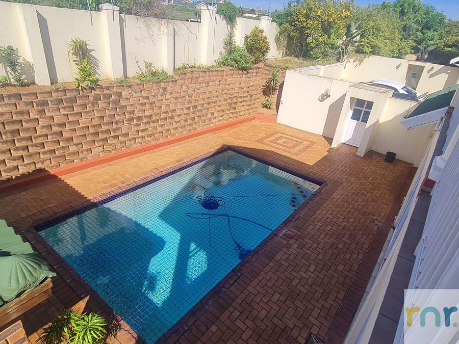 the Edge, 3 Bedroom with pool - Photo 3