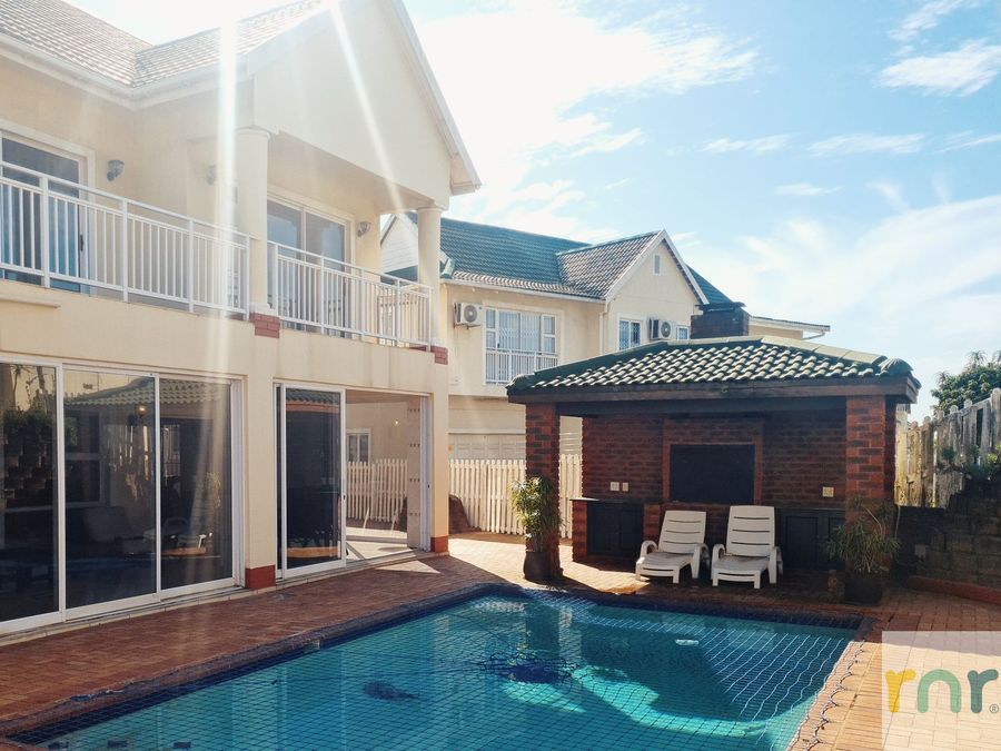 the Edge, 3 Bedroom with pool