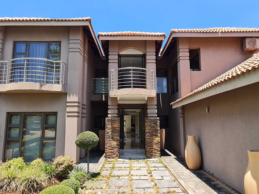 10 Pecanwood Drive, 4 Bedroom Beauty - Photo 3