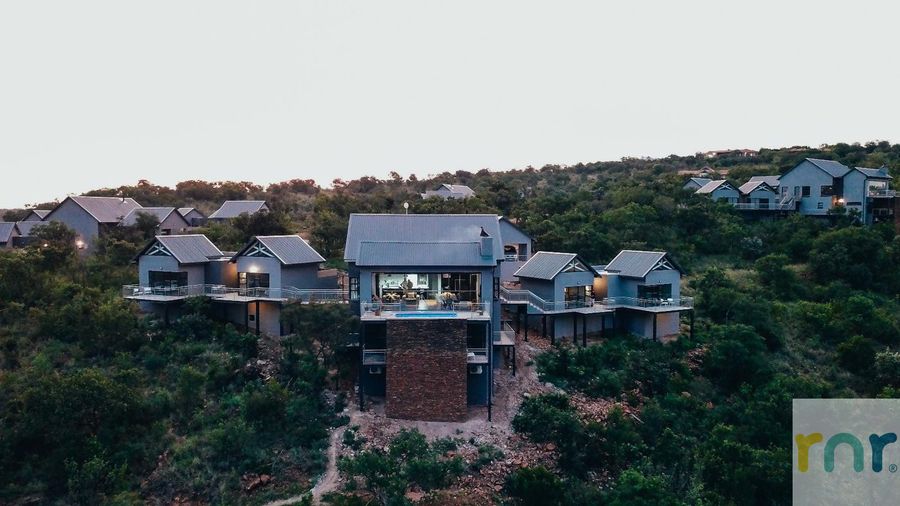 Elements 6 Bedroom Lodge IEC1 - Photo 2