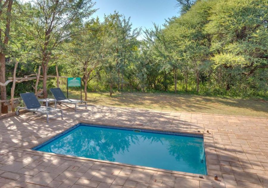 Zebula 1 Pela Lodge - 4 Bedroom House with 2 Bedroom Cottage - Photo 4