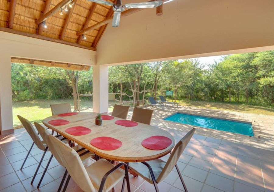 Zebula 1 Pela Lodge - 4 Bedroom House with 2 Bedroom Cottage - Photo 2