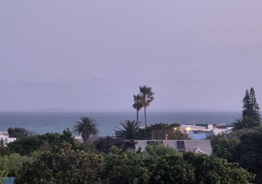 Short Walk to the Cliff - Hermanus - Photo 4