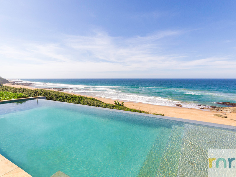Salt Rock 5 Bedroom Luxury House on the Beach KSR3