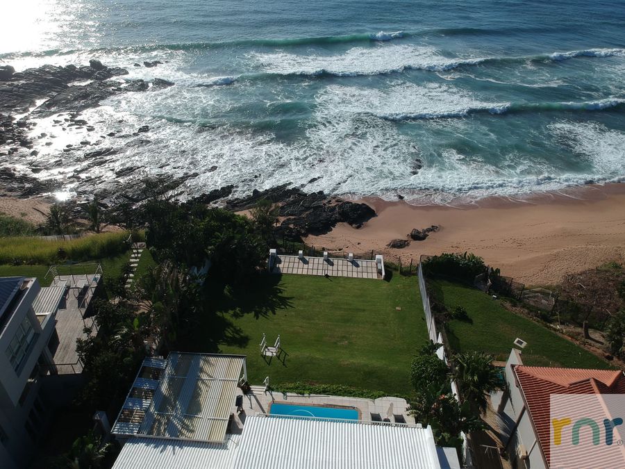 Four Bedroom Main & 2 Bedroom Cottage Ballito Beachfront - KTL1 - Photo 2
