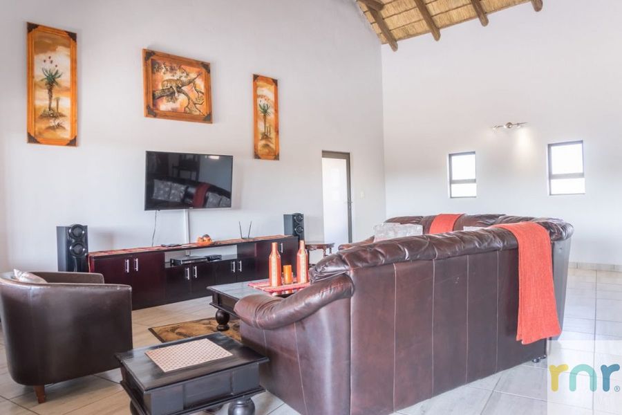 Zebula 5 bedroom house, pool, jacuzzi, green IZK1 - Photo 3