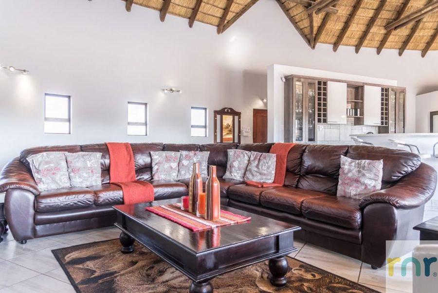 Zebula 5 bedroom house, pool, jacuzzi, green IZK1 - Photo 2