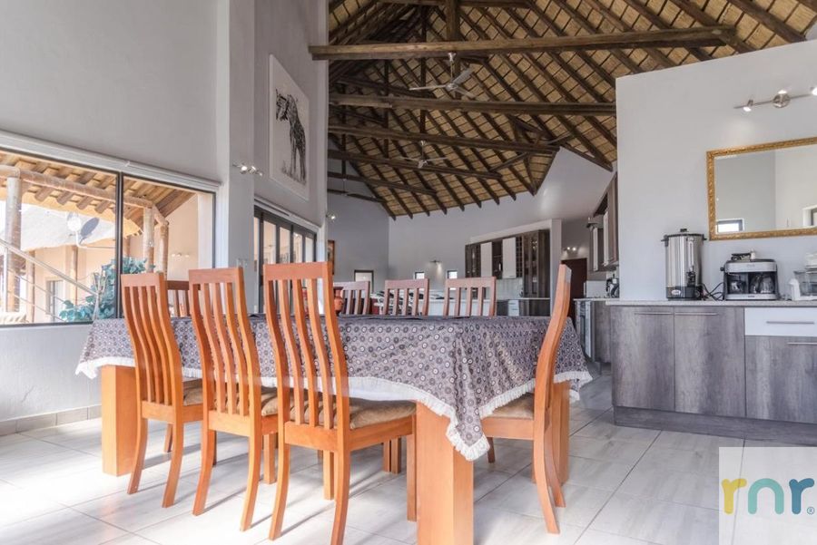 Zebula 5 bedroom house, pool, jacuzzi, green IZK1 - Photo 5