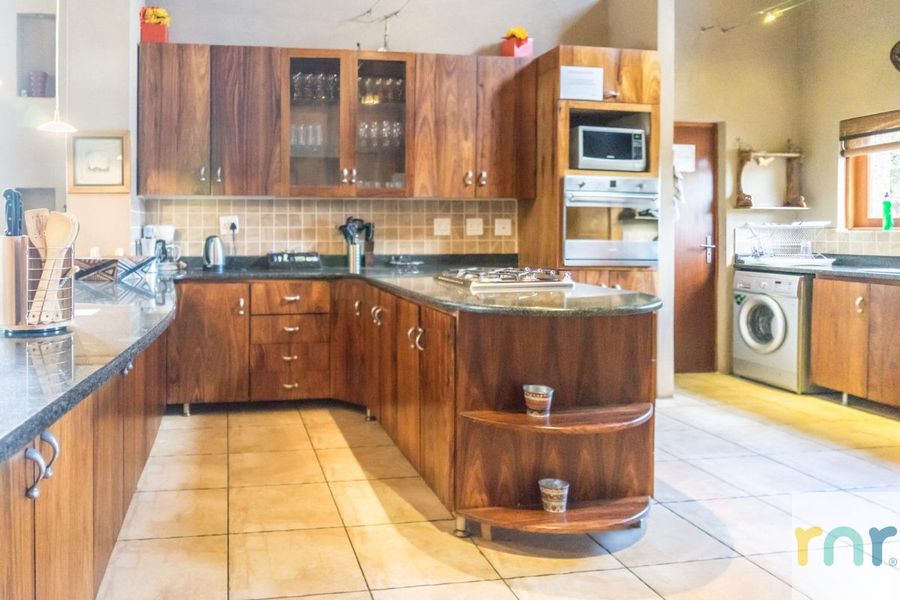 Zebula - IZ25 - 6 Bedroom with jacuzzi & pool table - Photo 4