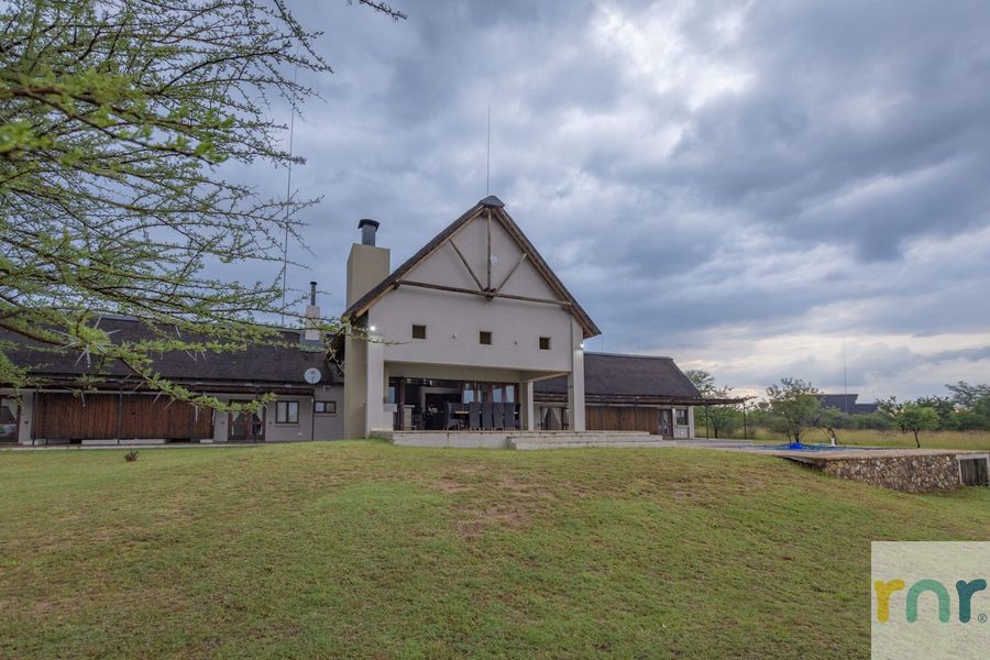 Zebula M81 - 4 Bedroom House with Loft Area (Sleeps 16) - Photo 4