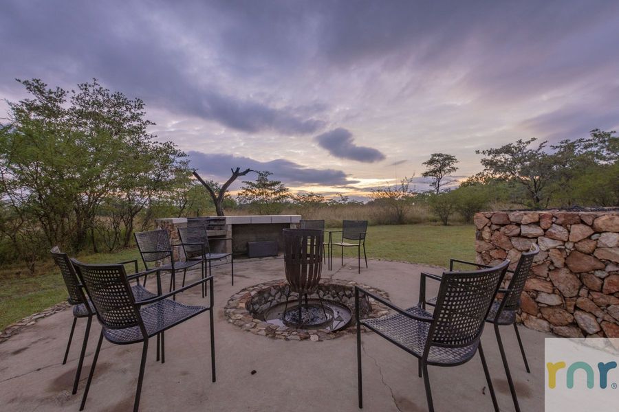 Zebula M73 - 4 Bedroom House with Pool - Photo 5