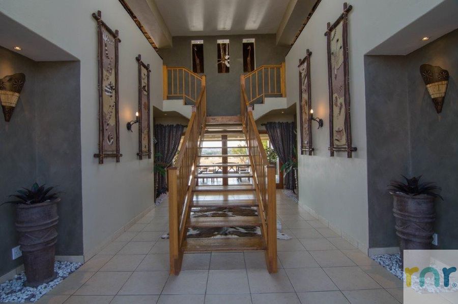 Zebula 4 Bedroom House with Jacuzzi IZ21 - Photo 4