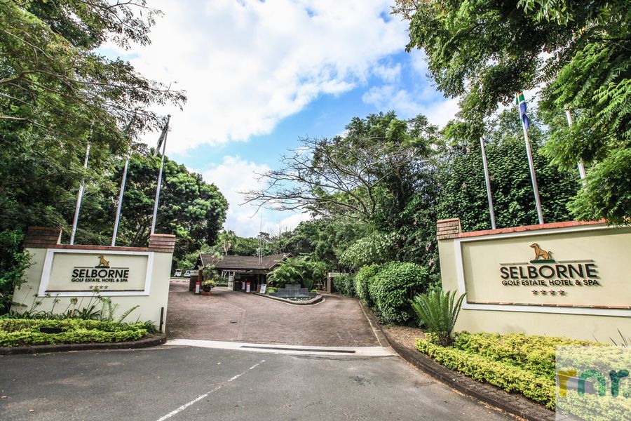 Selborne 5 Bedroom House with pool KL01