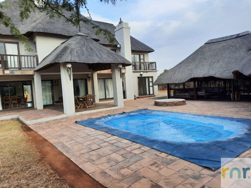 50 Zebula - 4 Bedroom House - Photo 2