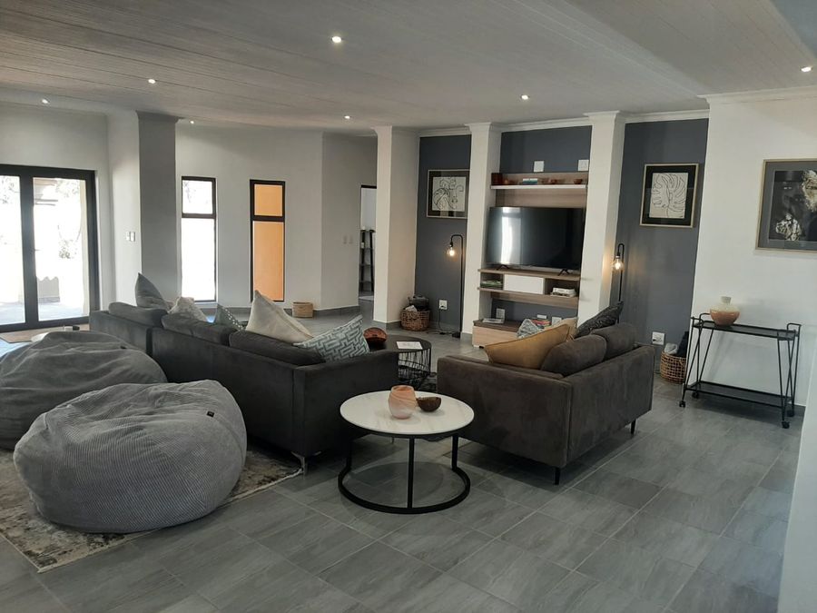 256 Elements 5 Bedroom Holiday Home - Photo 2