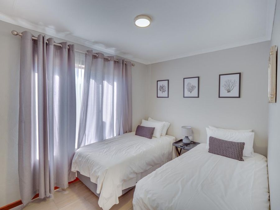 Zebula 1 Pela Lodge (2-bedroom cottage) - Photo 4