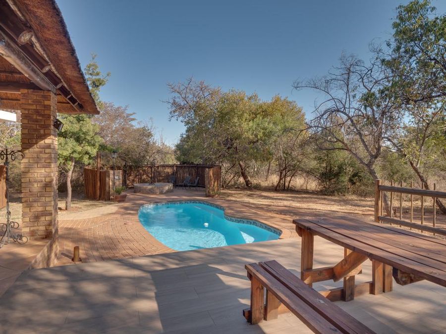 94 Zebula - 4 Bedroom House - Photo 2