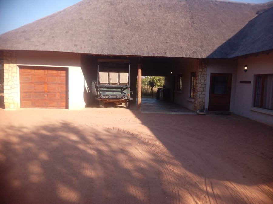 102 Zebula, 4-bedroom house - Photo 2