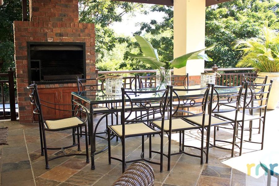 Selborne 5 Bedroom House with pool KL01 - Photo 3