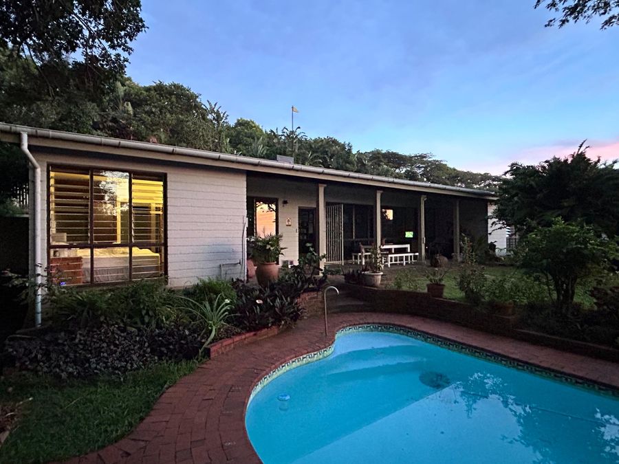 Palm Beach 3 Bedroom House - Photo 2