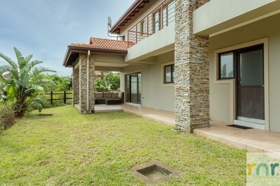 Flatcrown, Westbrook - 4 Bedroom Stunner - Photo 2