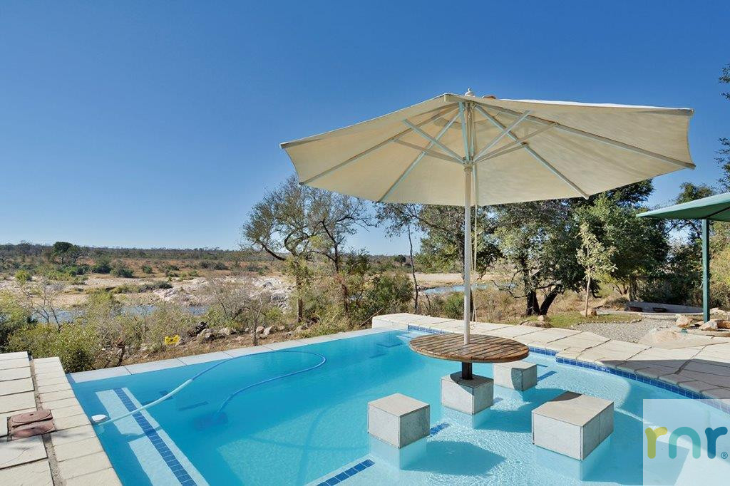 Mjejane 5 Bedroom Riverfront IMK1