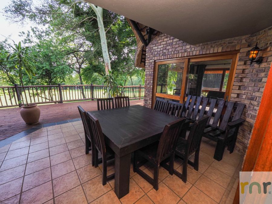 550 Kruger Park Lodge with pool - Photo 3