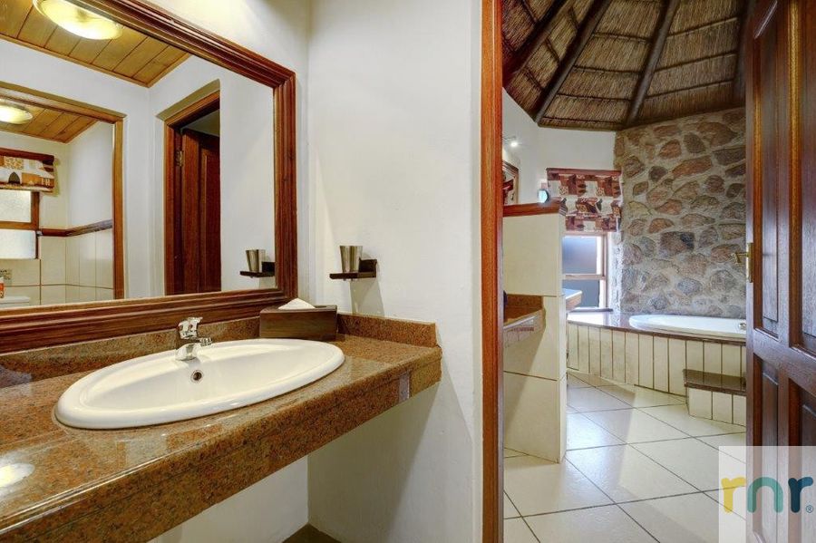 Zebula Bush Lodge - Photo 2