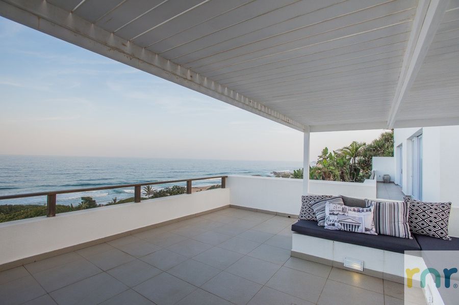 Salt Rock - ZP7O - 5 Bedroom Luxury House - Photo 2