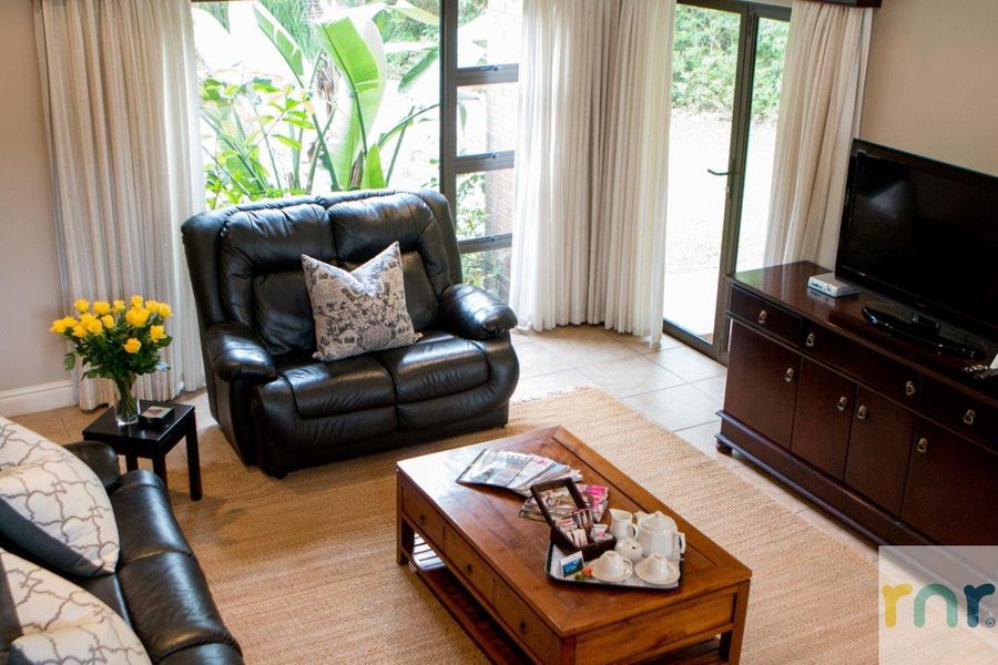 Selborne - ZPF24 - 3 bedroom unit - Photo 2