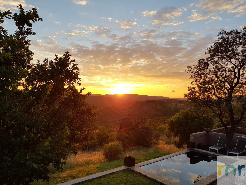 Elements 4 Bedroom with Views IGT1