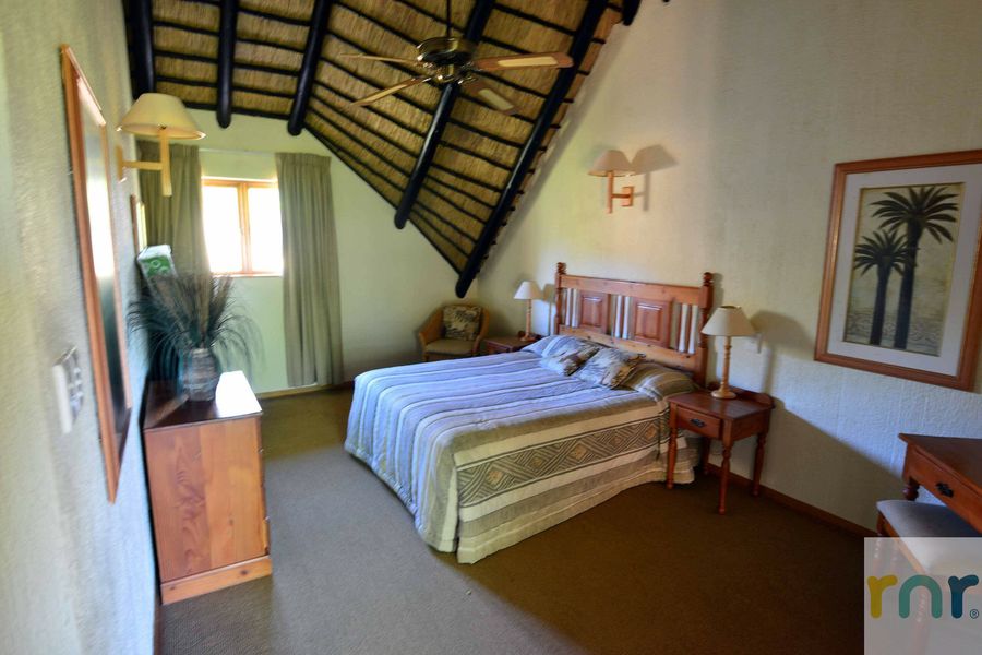 Kruger Park Lodge - KPT2 - 3 bedroom chalet - Photo 5