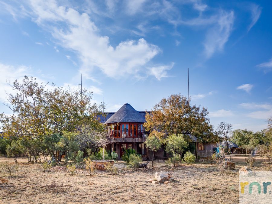 Zebula Main House & 2 cottages, 16 Sleeper IH1 - Photo 3